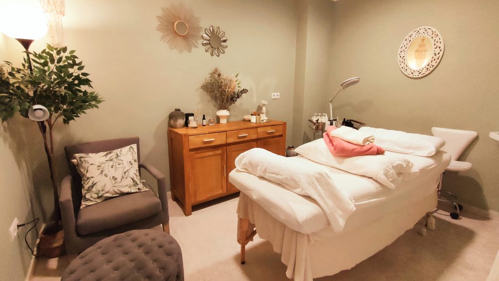 The treatment room - Rebecca Pearl Belleaza